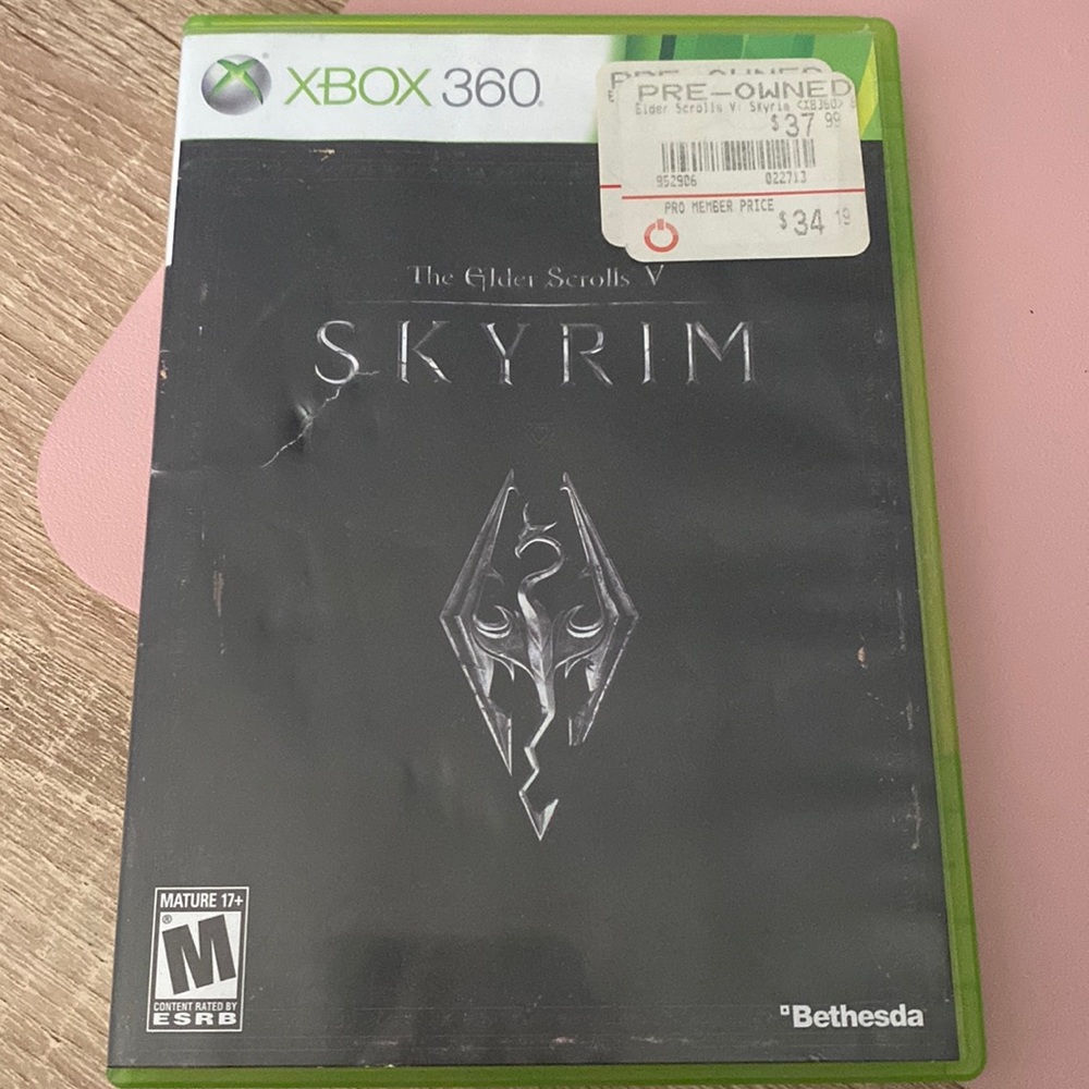 Xbox 360 Skyrim game